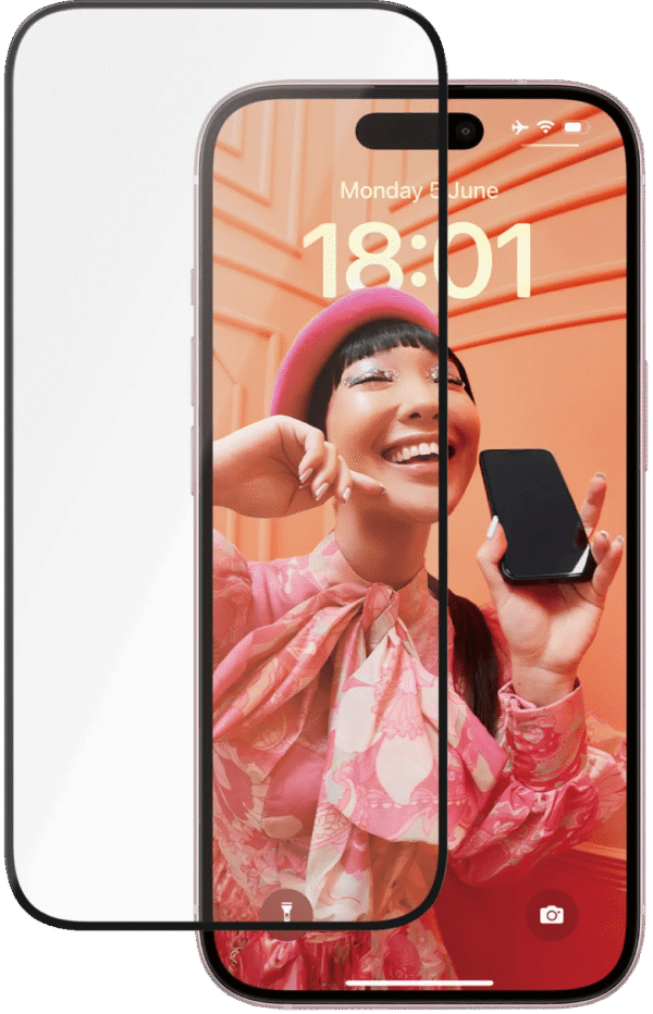 PanzerGlass Ultra-Wide Fit Apple iPhone 15 Screenprotector Ceramic